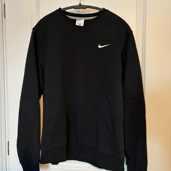 Nike Men's Black Crewneck Sweater with Stitched Logo, Size M, Preowned EUC - Picture 6 of 6
